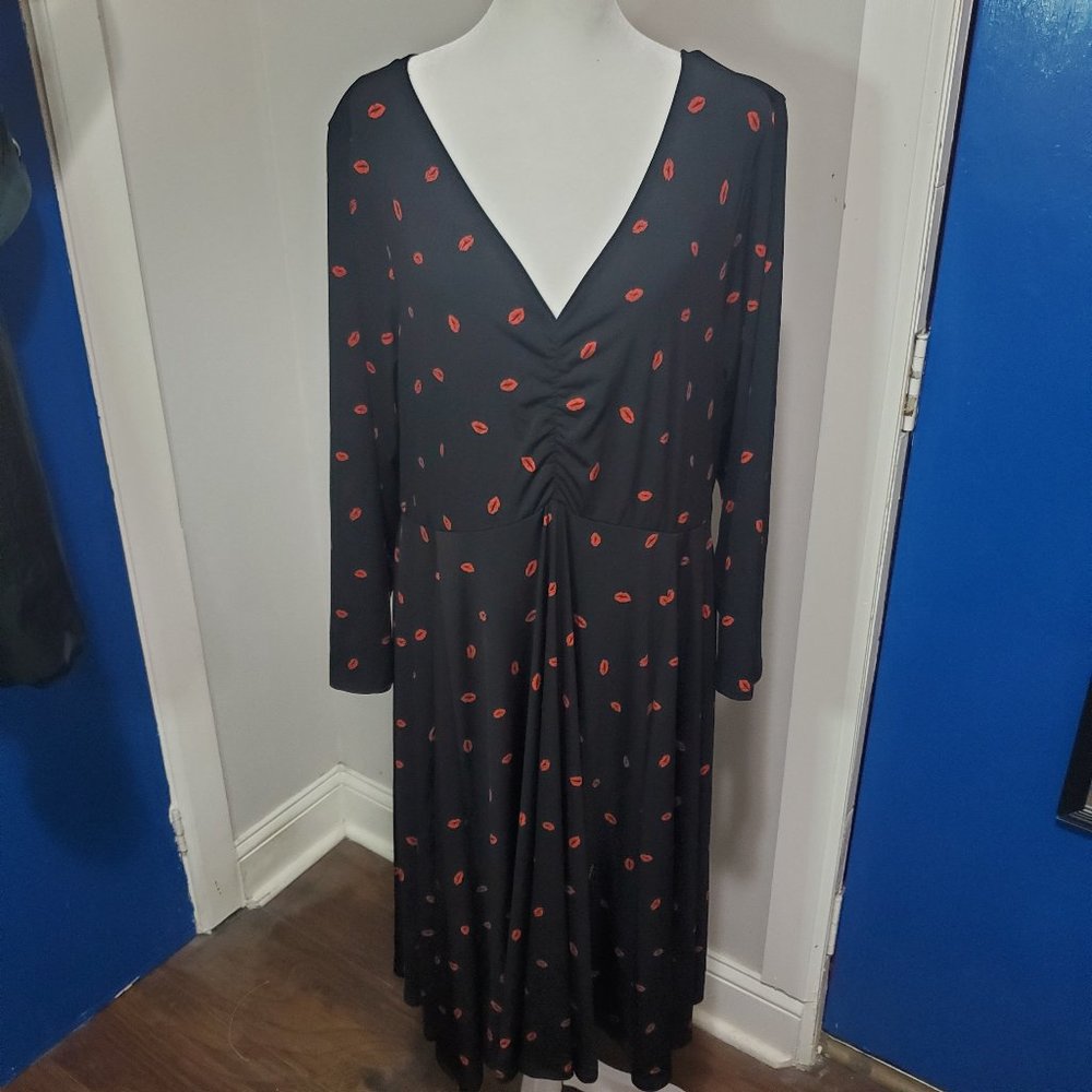 Torrid Black Long-Sleeve Dress with Red Lips/Kisses (Size: 2/2X/18-20)